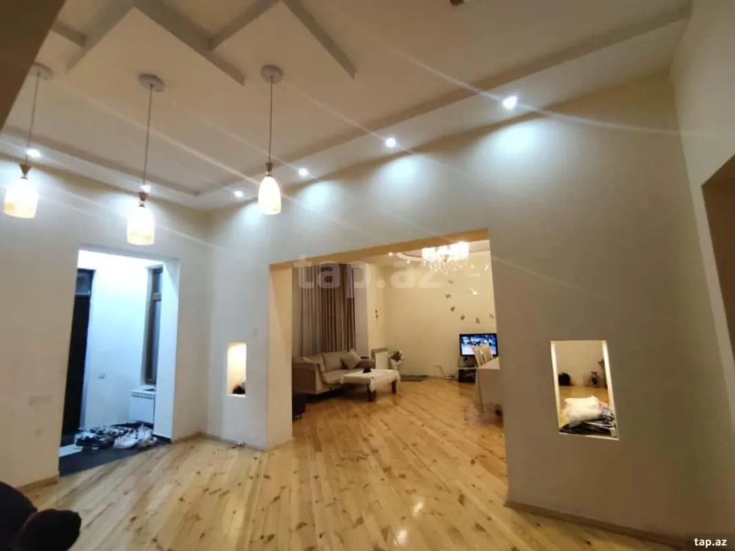 Satılır 7 otaqlı həyət evi