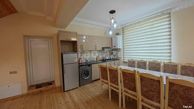 Satılır 5 otaqlı həyət evi 200 m²