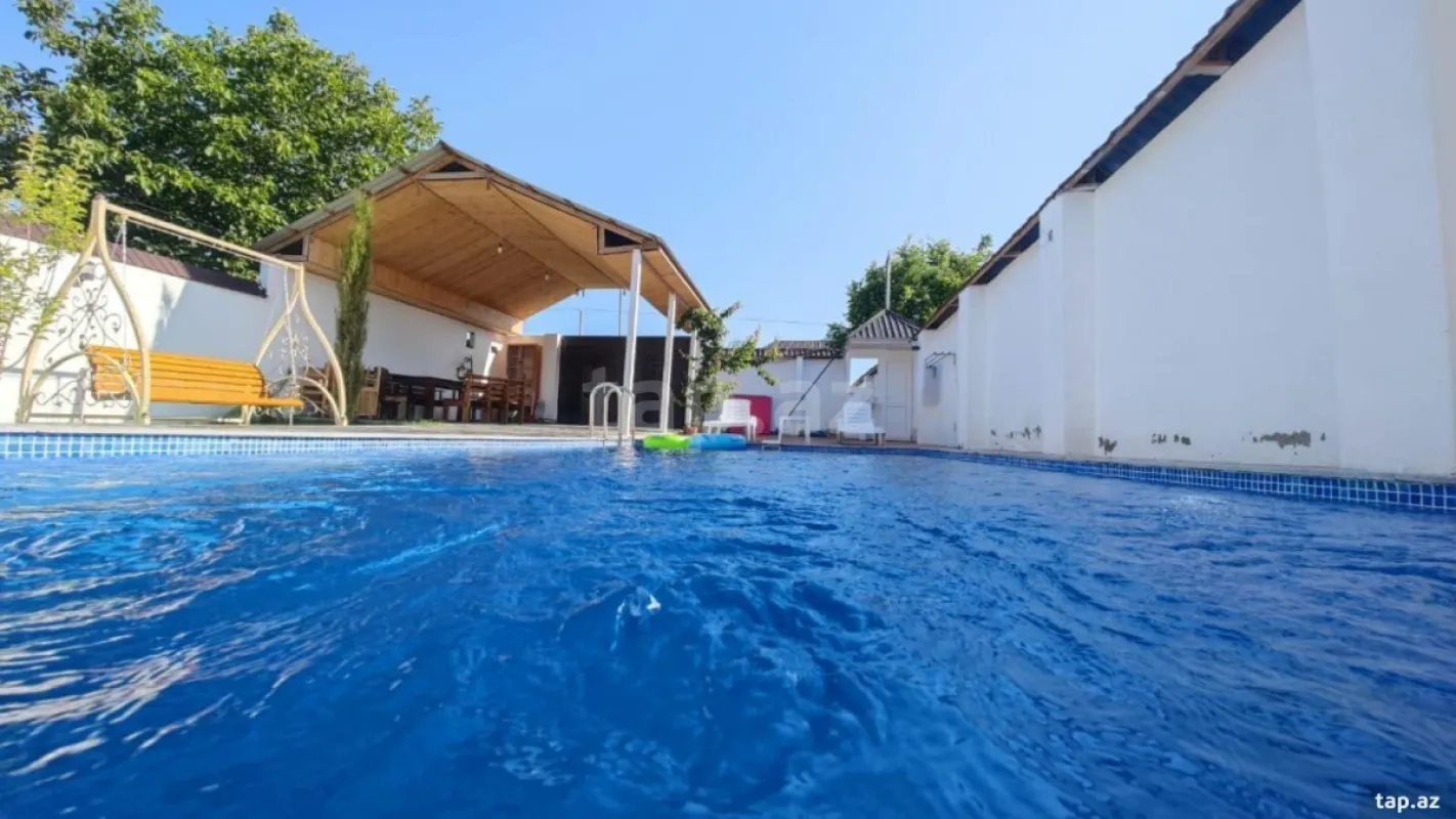 Satılır 5 otaqlı həyət evi 200 m²