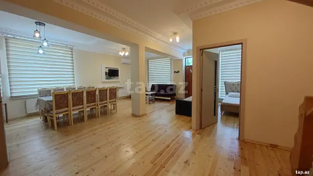 Satılır 5 otaqlı həyət evi 200 m²