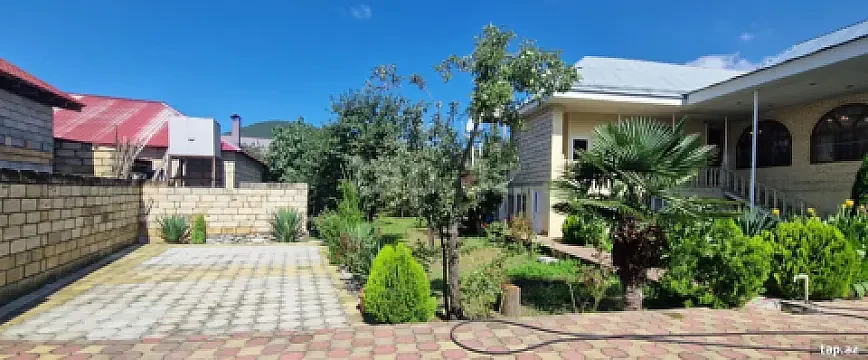 Satılır 2 otaqlı həyət evi 220 m² — Şəki 2 otaq 220.00 m²