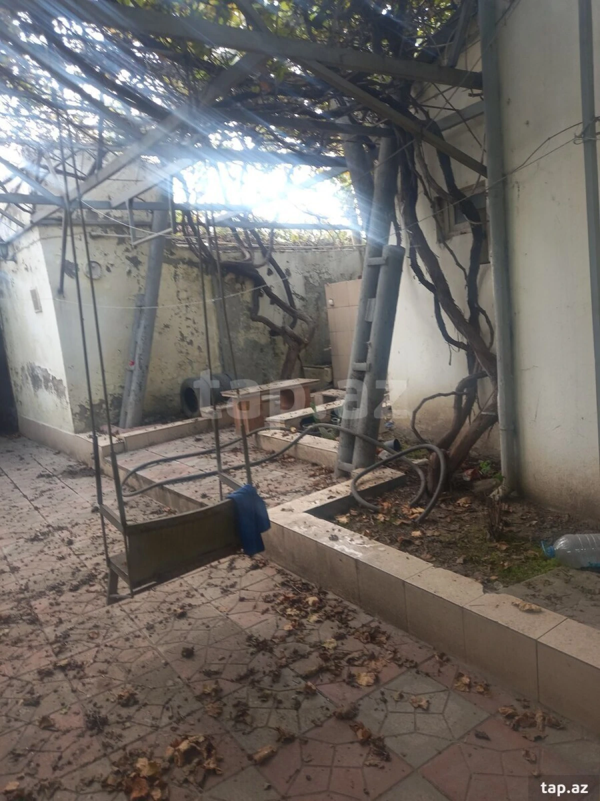 Kirayə verilir 4 otaqlı həyət evi