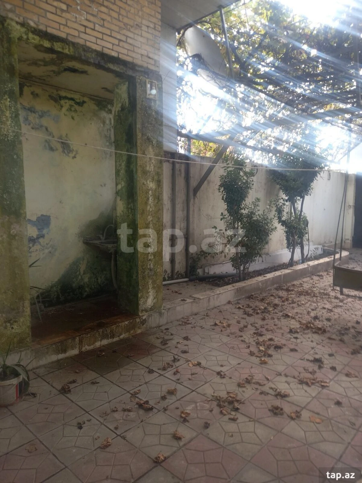 Kirayə verilir 4 otaqlı həyət evi