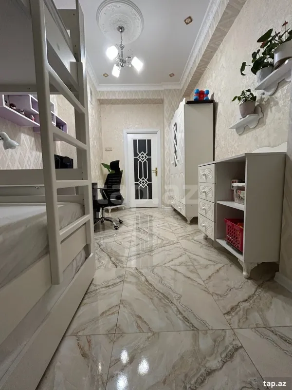 Kirayə verilir 3 otaqlı yeni tikili 80 m²