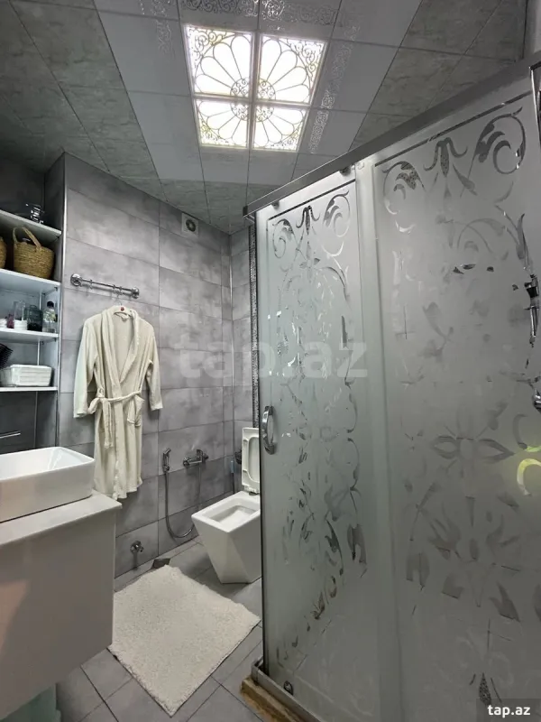 Kirayə verilir 3 otaqlı yeni tikili 80 m²