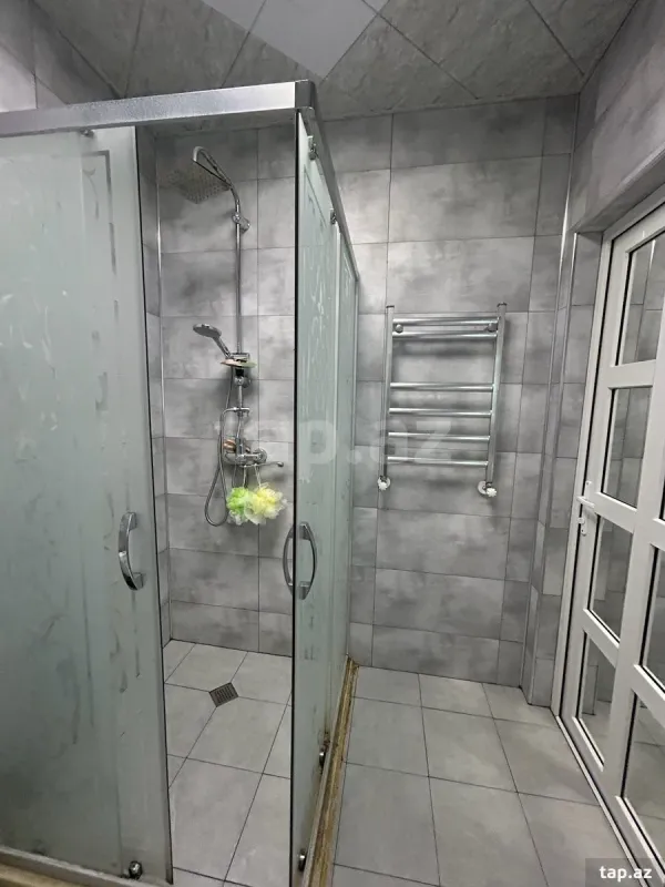 Kirayə verilir 3 otaqlı yeni tikili 80 m²