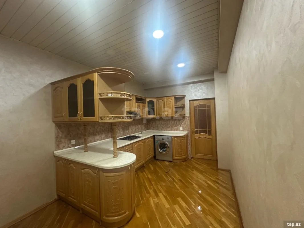 Satılır 4 otaqlı yeni tikili 160 m²