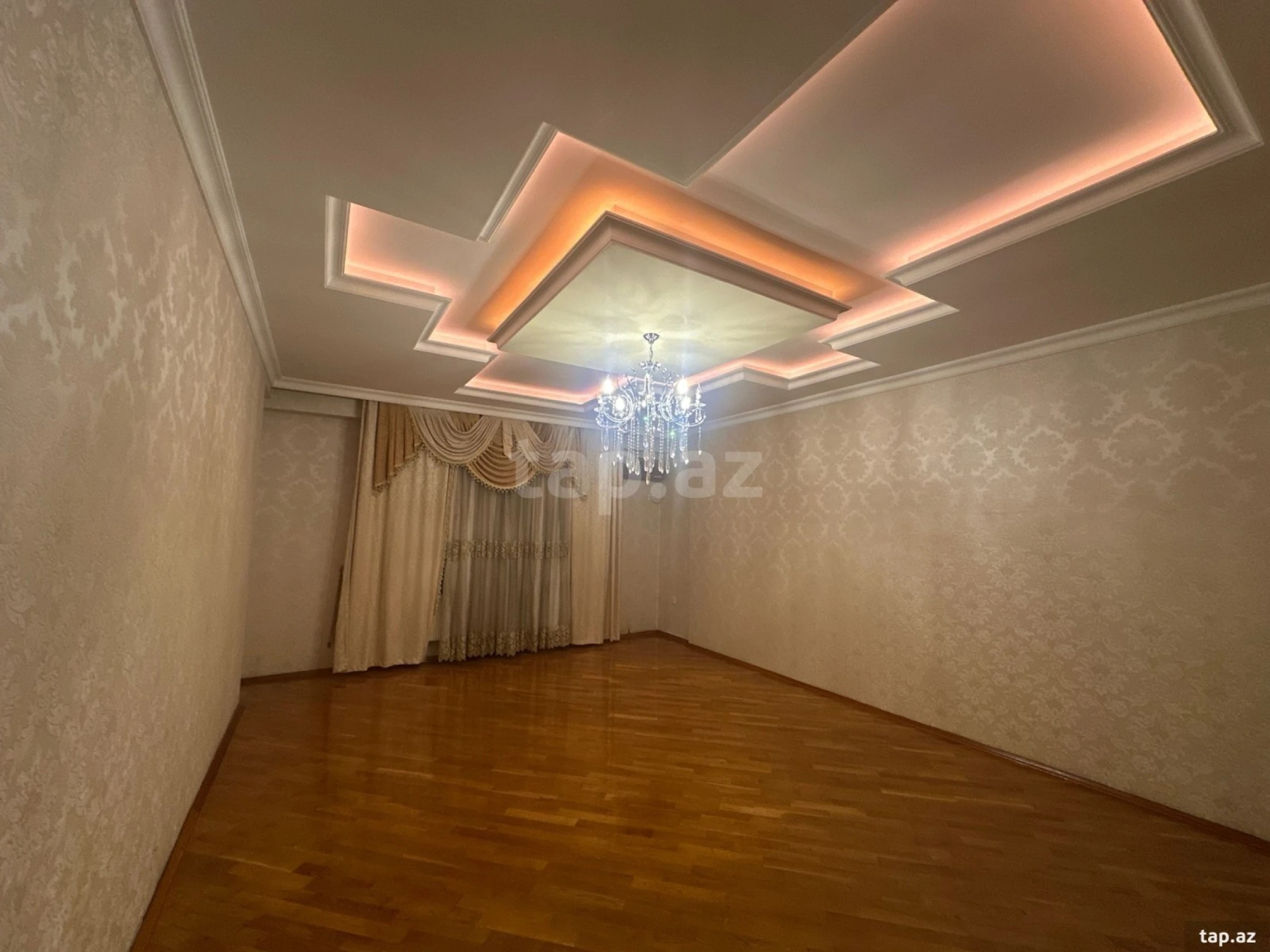 Satılır 4 otaqlı yeni tikili 160 m²
