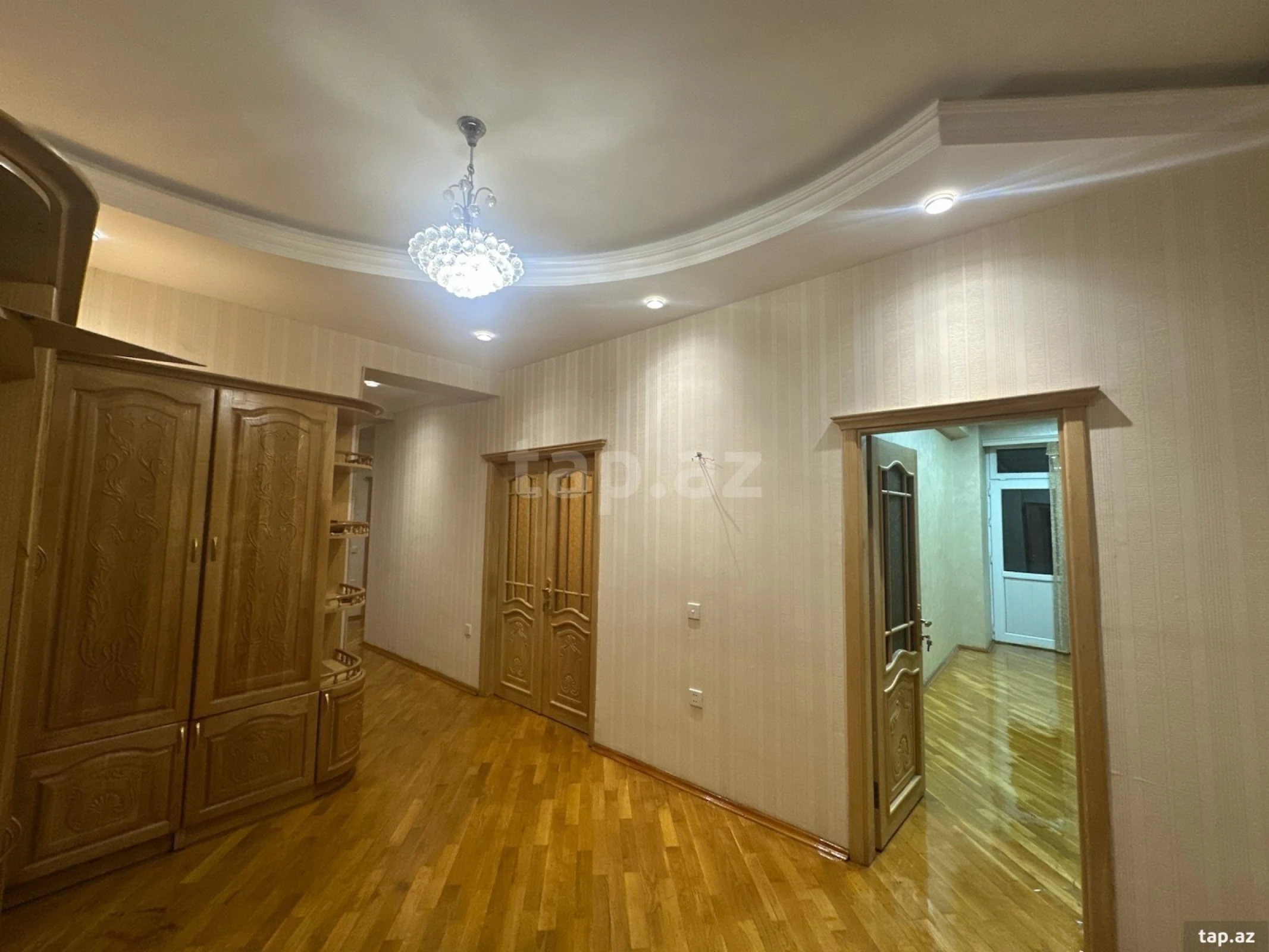 Satılır 4 otaqlı yeni tikili 160 m²
