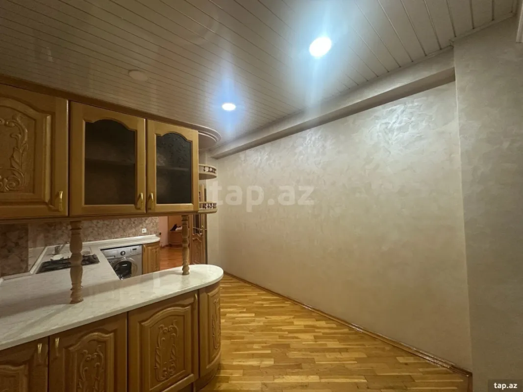 Satılır 4 otaqlı yeni tikili 160 m²
