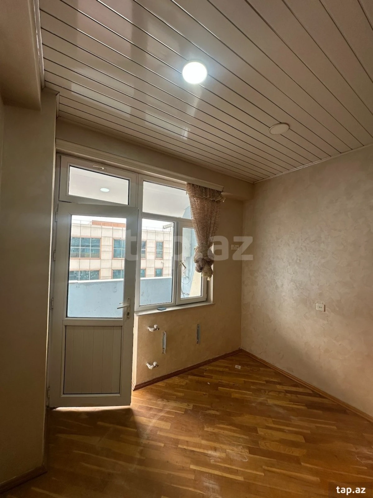 Satılır 4 otaqlı yeni tikili 160 m²