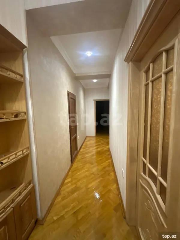 Satılır 4 otaqlı yeni tikili 160 m²