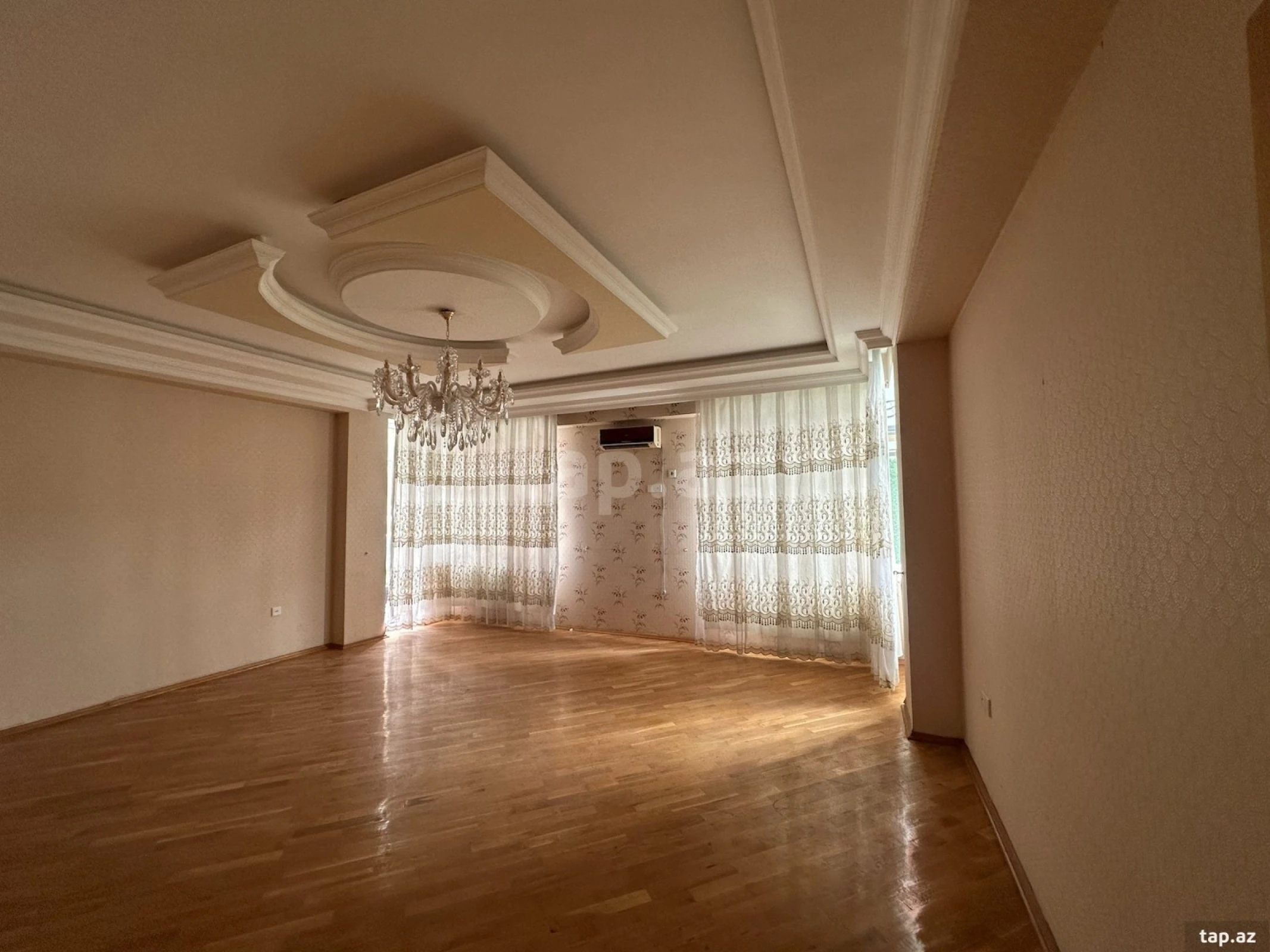 Satılır 4 otaqlı yeni tikili 160 m²