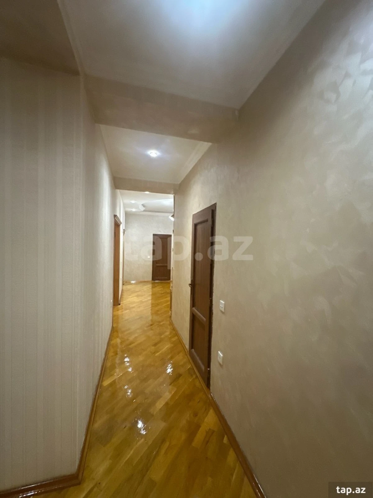 Satılır 4 otaqlı yeni tikili 160 m²