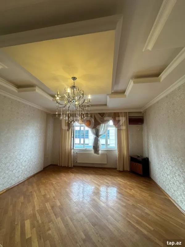 Satılır 4 otaqlı yeni tikili 160 m²