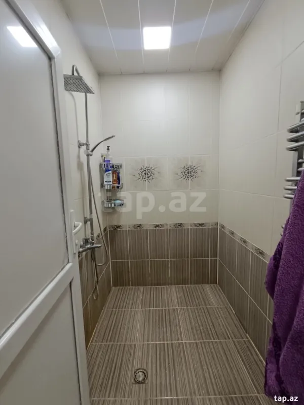 Satılır 6 otaqlı həyət evi