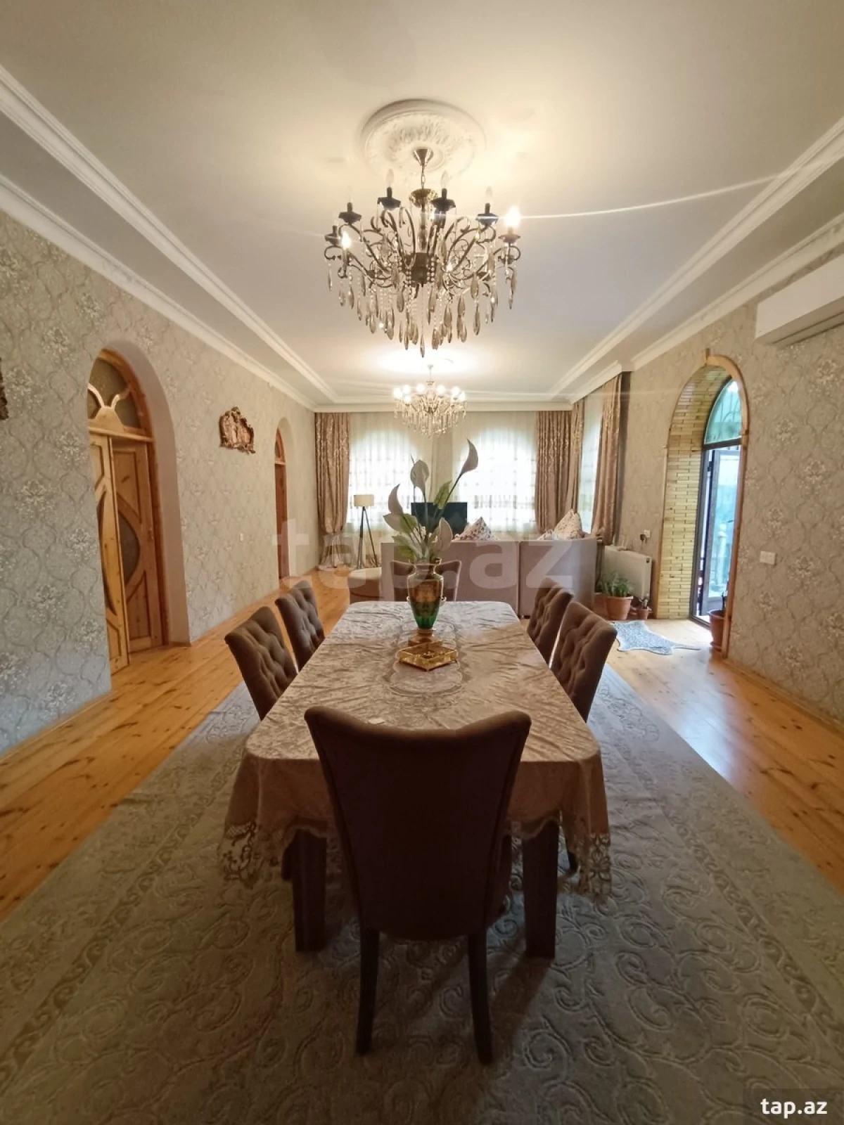 Satılır 6 otaqlı həyət evi