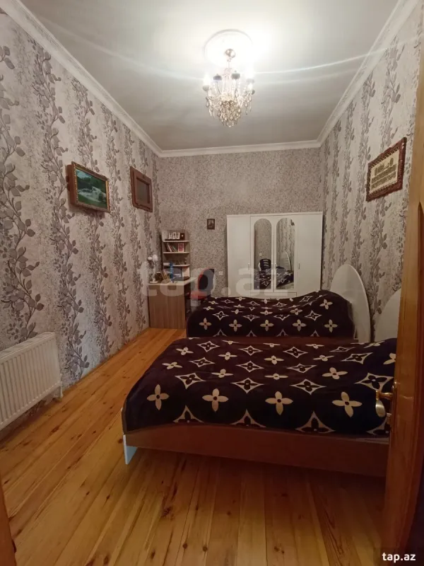 Satılır 6 otaqlı həyət evi