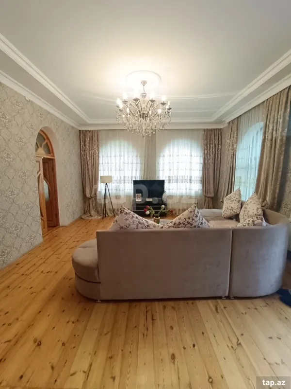 Satılır 6 otaqlı həyət evi