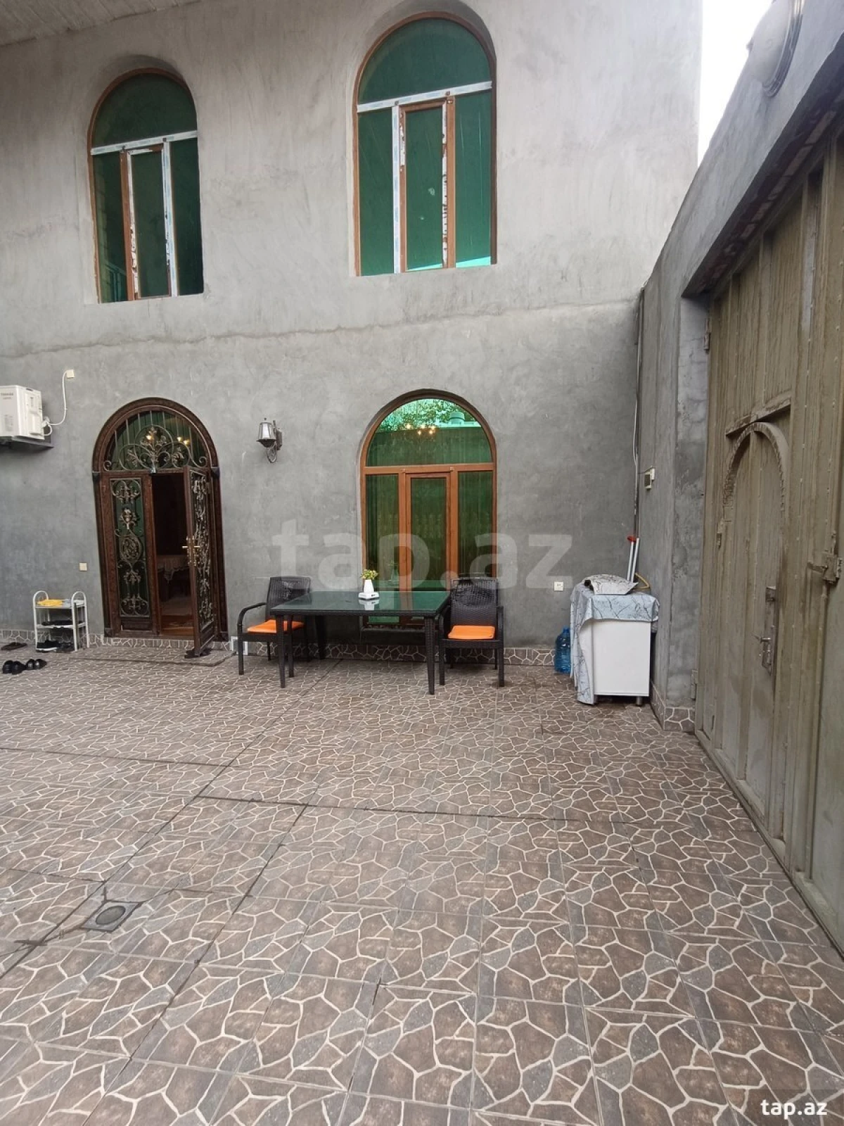 Satılır 6 otaqlı həyət evi