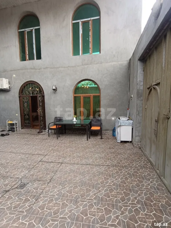Satılır 6 otaqlı həyət evi