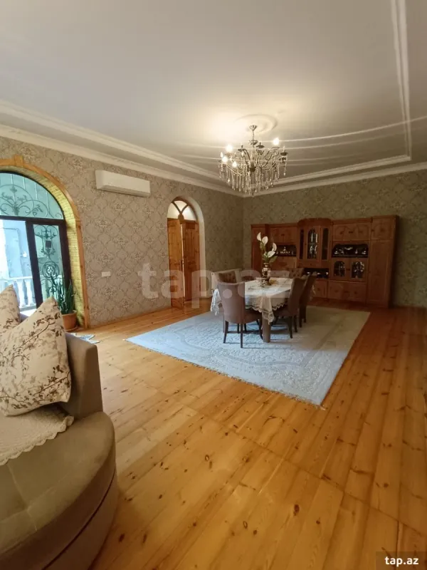 Satılır 6 otaqlı həyət evi