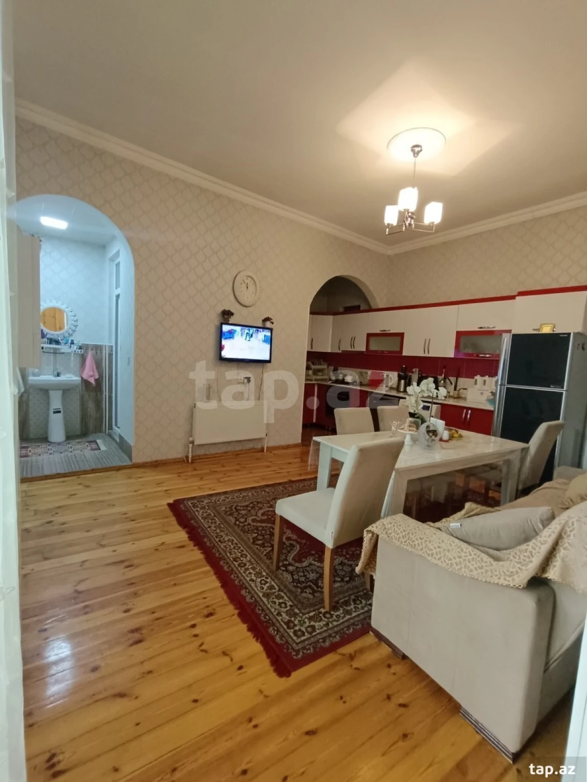 Satılır 6 otaqlı həyət evi