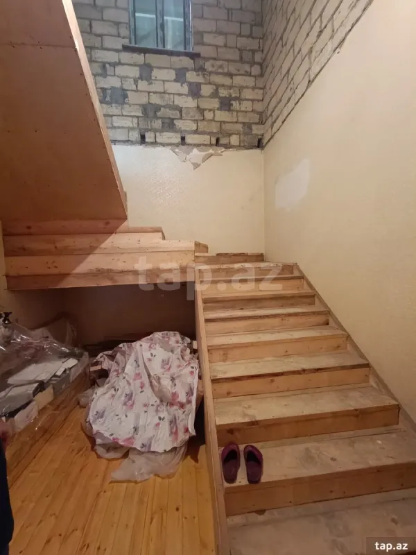 Satılır 6 otaqlı həyət evi