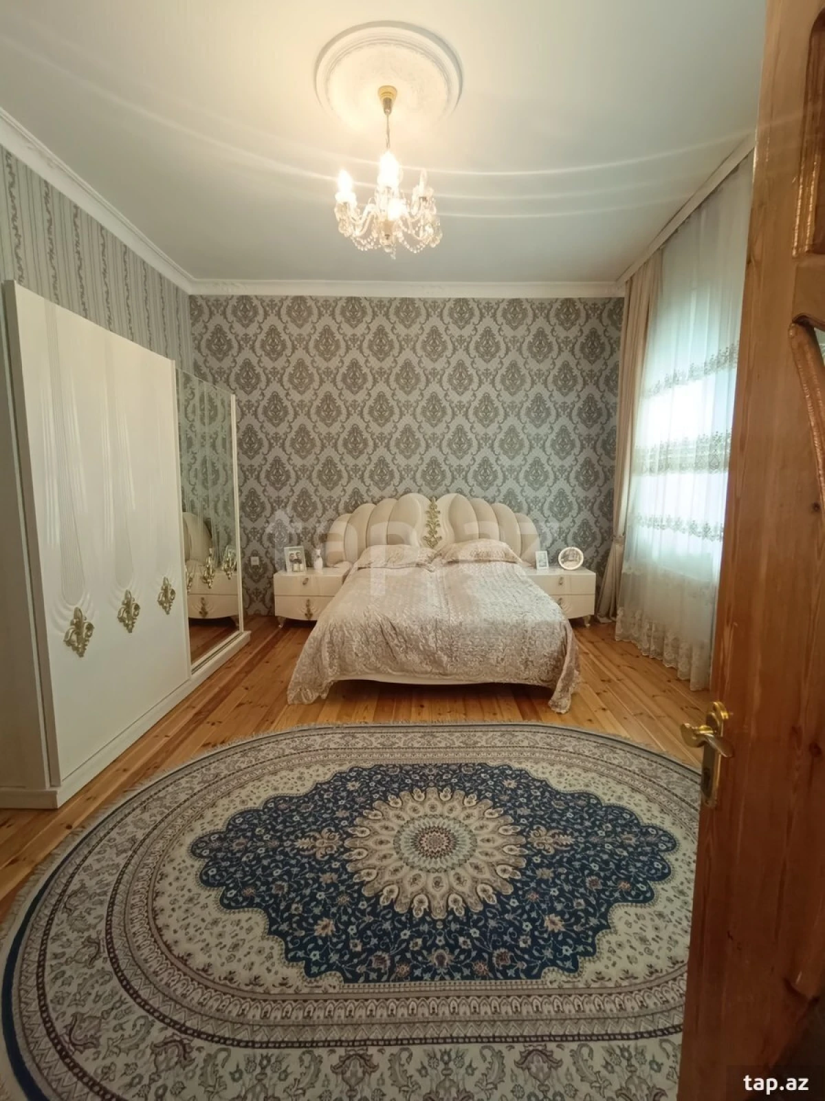 Satılır 6 otaqlı həyət evi