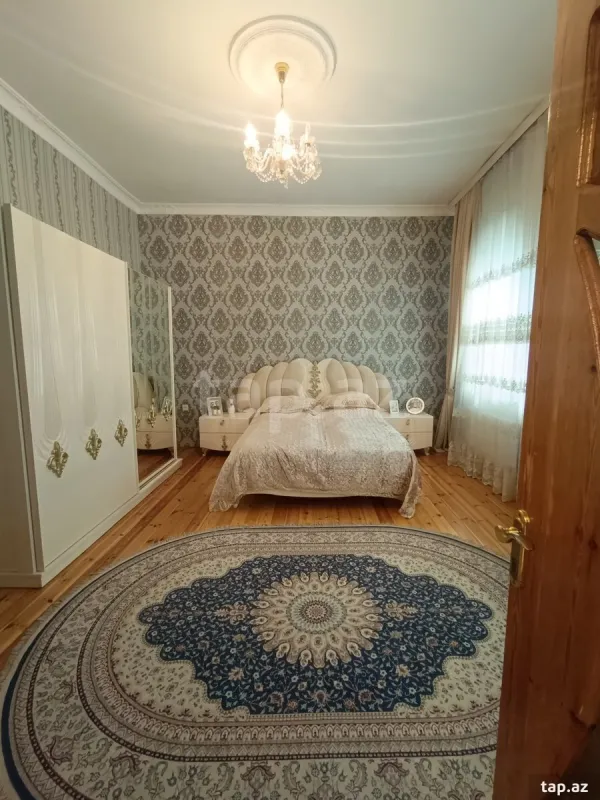 Satılır 6 otaqlı həyət evi