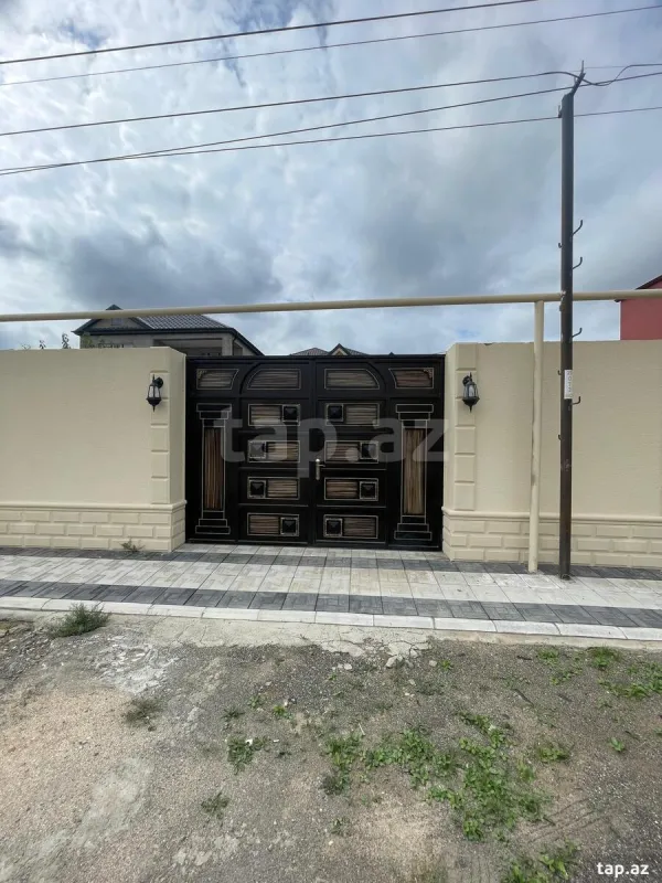 Satılır 4 otaqlı həyət evi