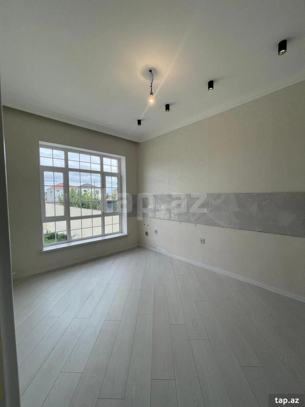 Satılır 4 otaqlı həyət evi