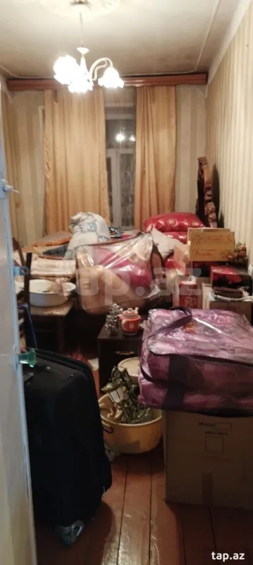 Satılır 4 otaqlı mənzil 200 m²