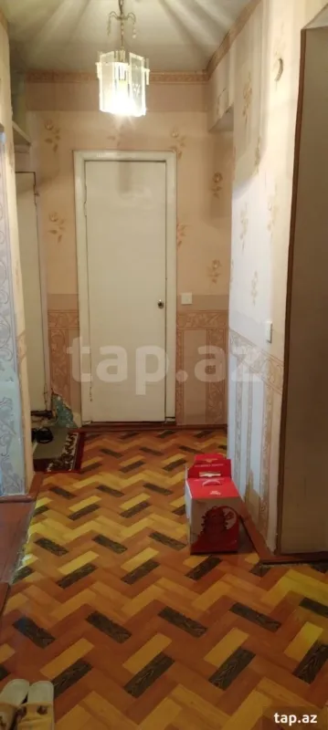 Satılır 4 otaqlı mənzil 200 m²