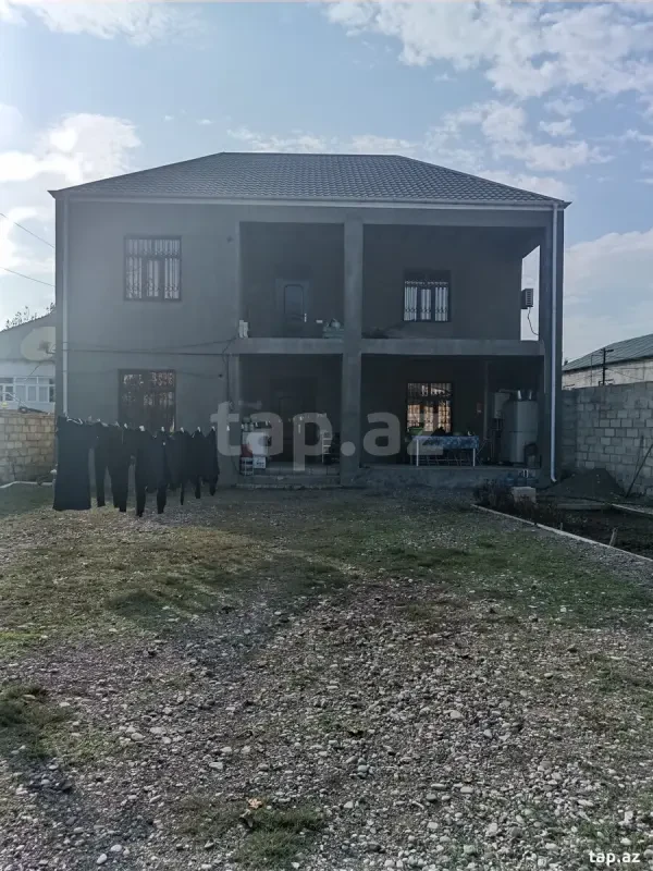 Satılır 6 otaqlı həyət evi 289 m²