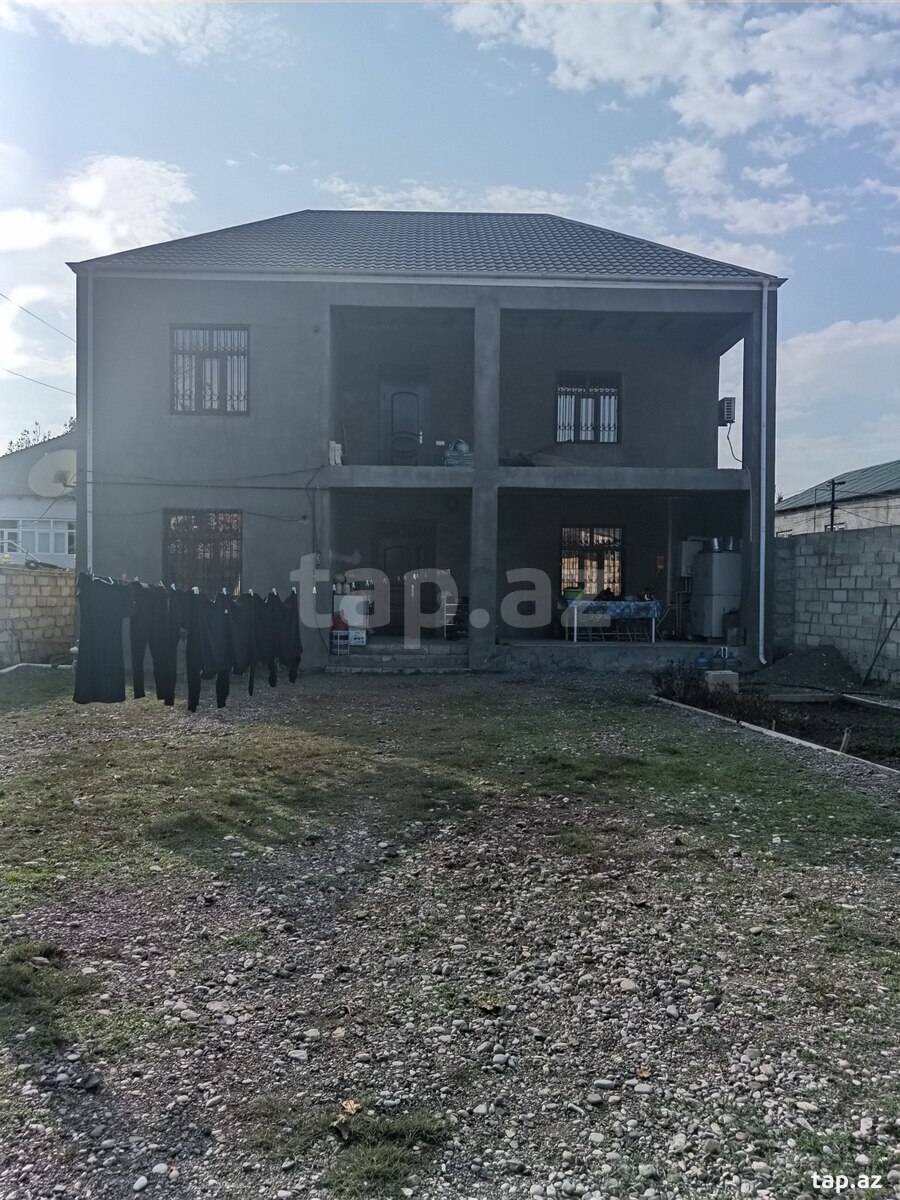 Satılır 6 otaqlı həyət evi 289 m²