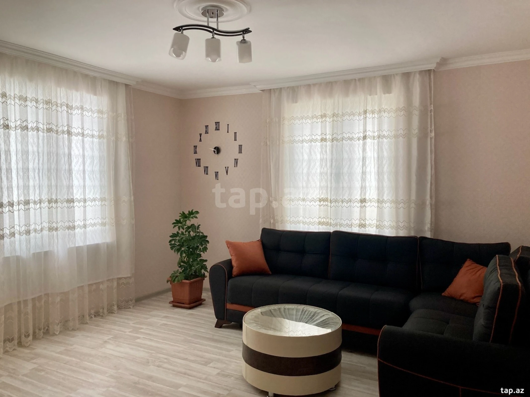 Kirayə verilir 3 otaqlı həyət evi