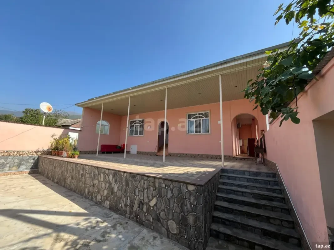 Satılır 4 otaqlı həyət evi 130 m²