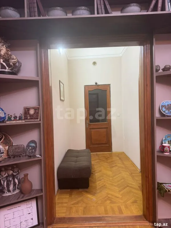 Kirayə verilir 5 otaqlı mənzil 240 m²