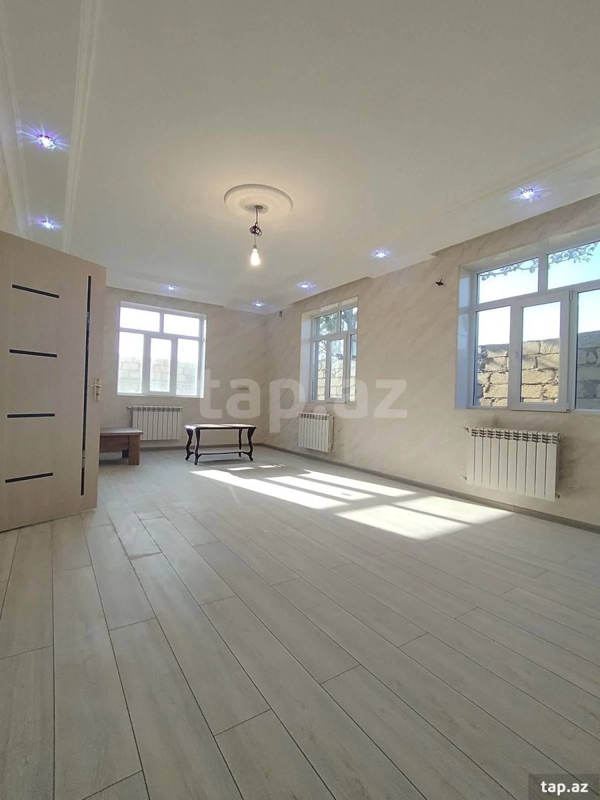 Satılır 5 otaqlı həyət evi