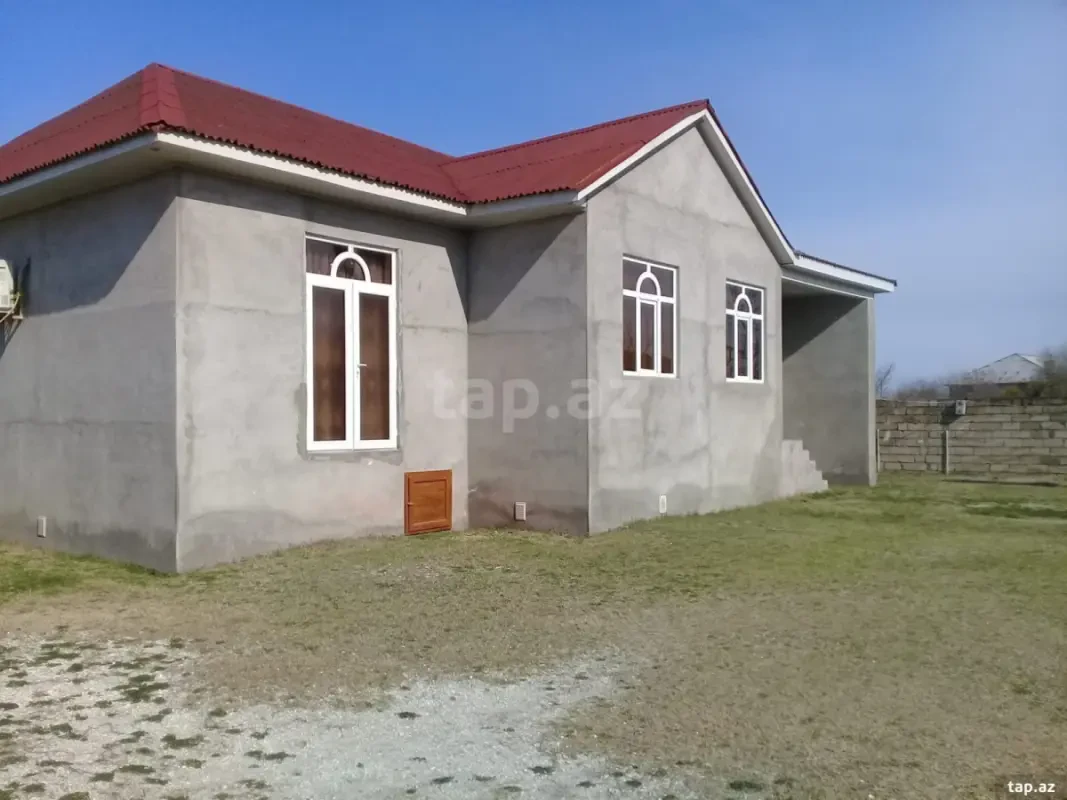 Satılır 4 otaqlı həyət evi 200 m²