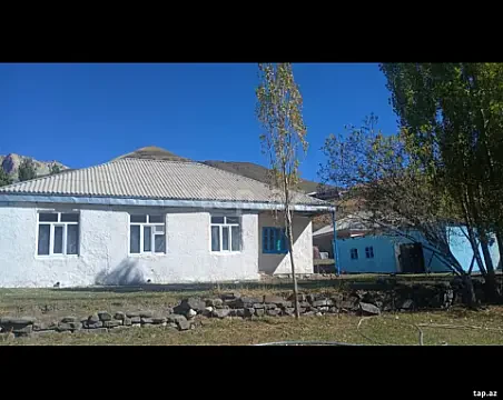 Satılır 2 otaqlı həyət evi 25 m² — Quba 2 otaq 25.00 m²
