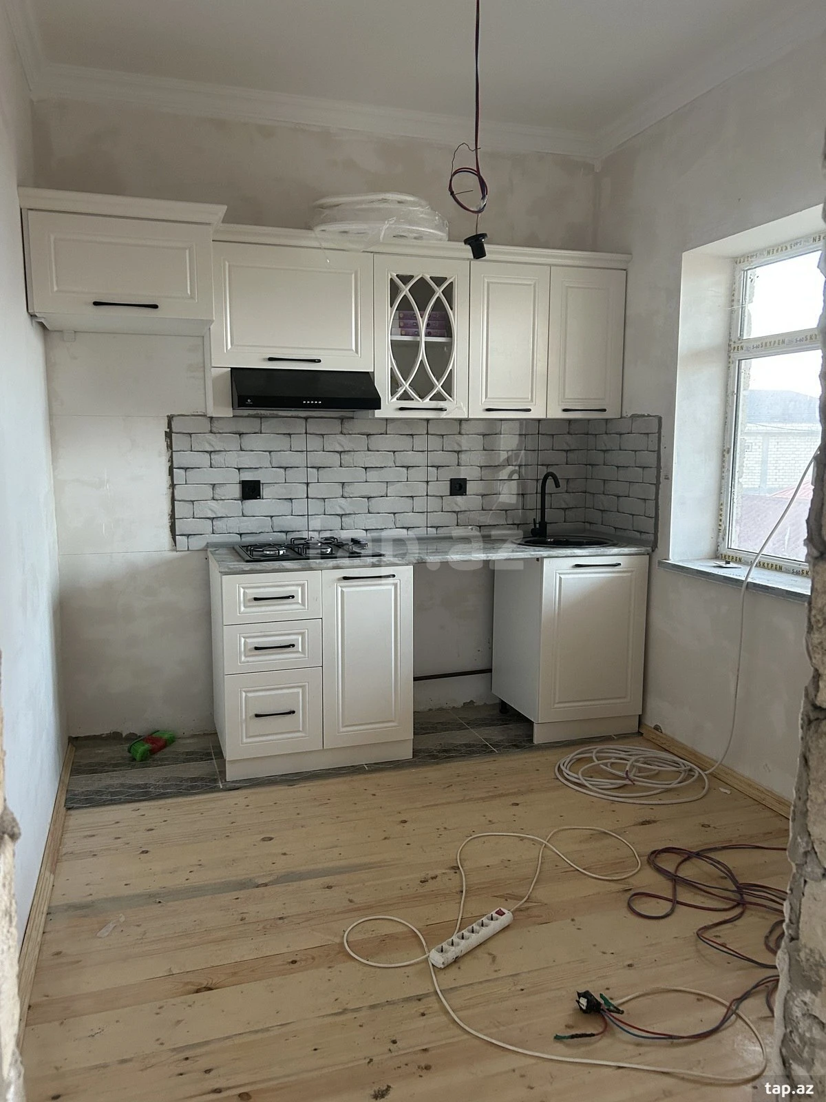 Satılır 5 otaqlı həyət evi