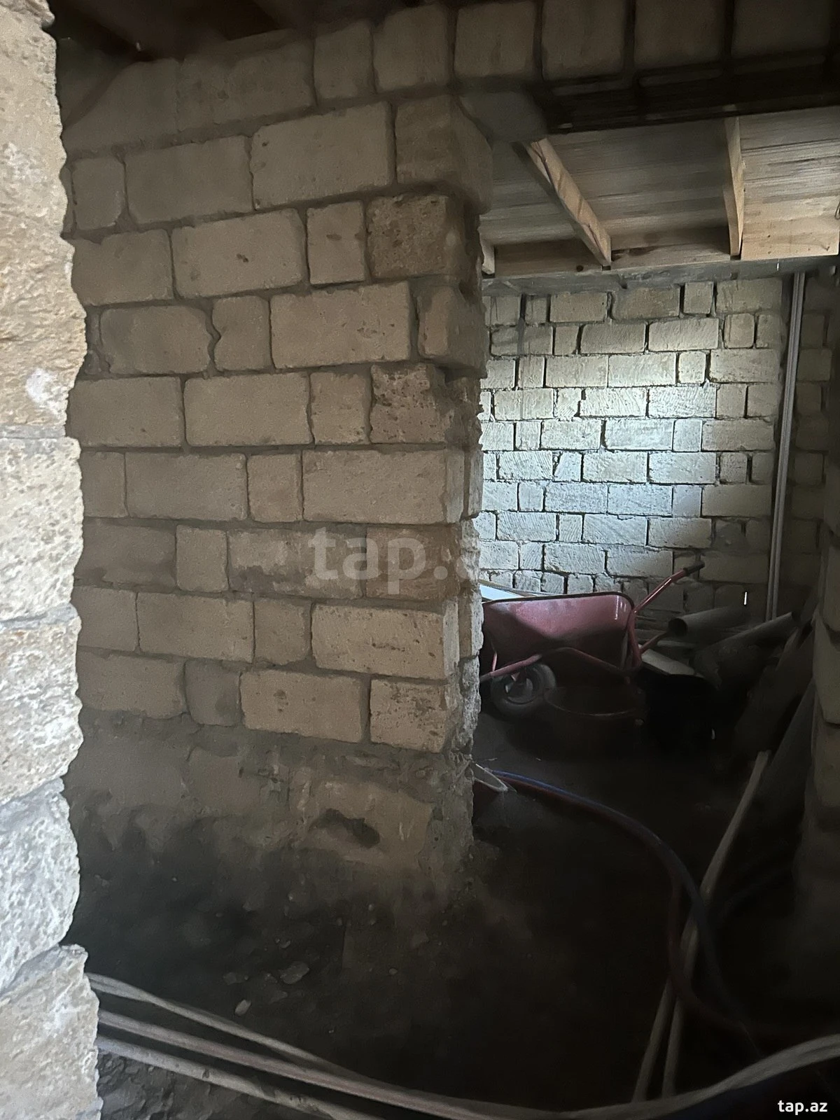 Satılır 5 otaqlı həyət evi