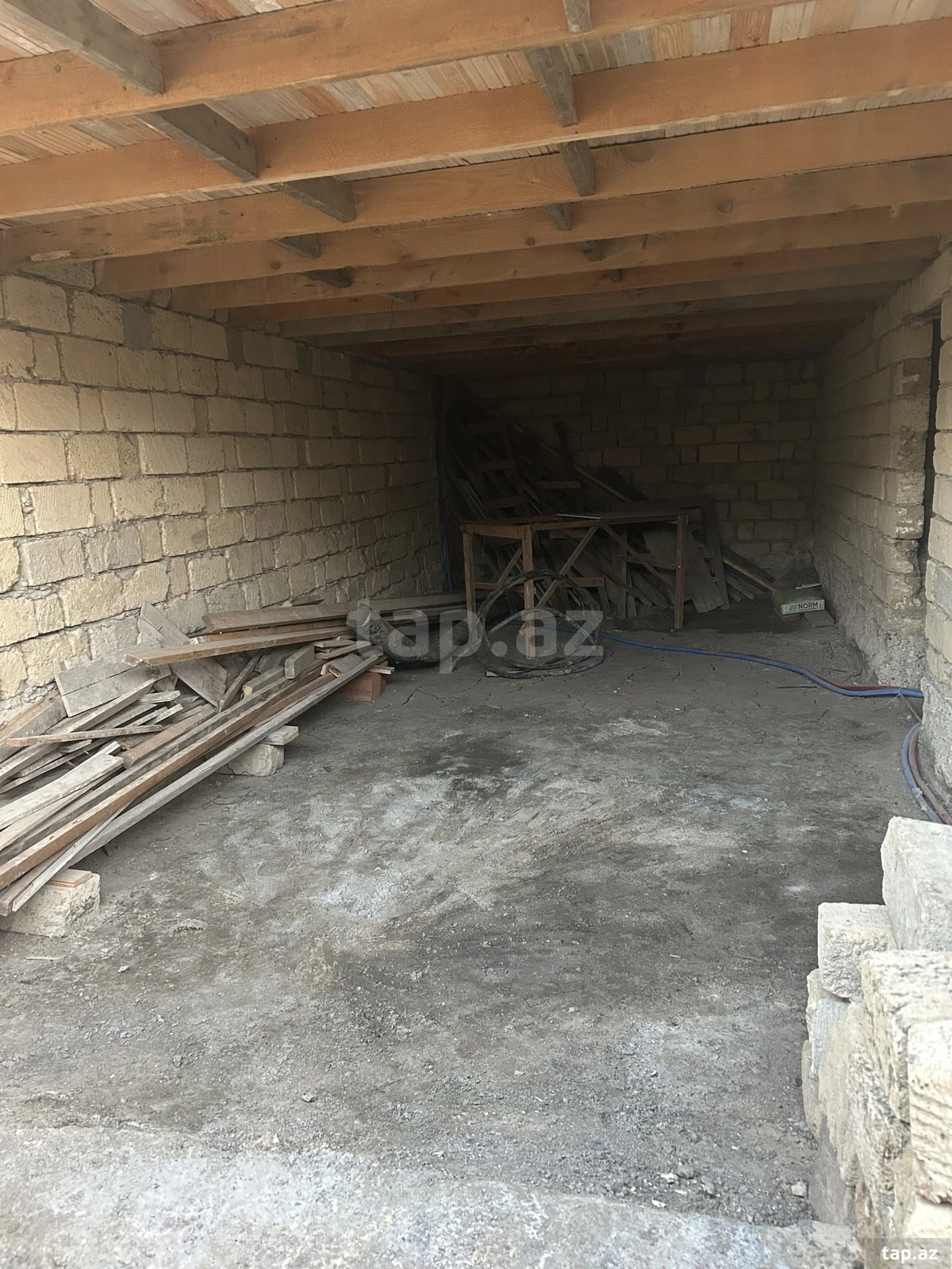 Satılır 5 otaqlı həyət evi