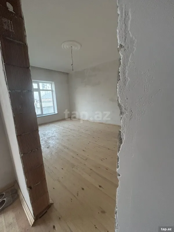 Satılır 5 otaqlı həyət evi