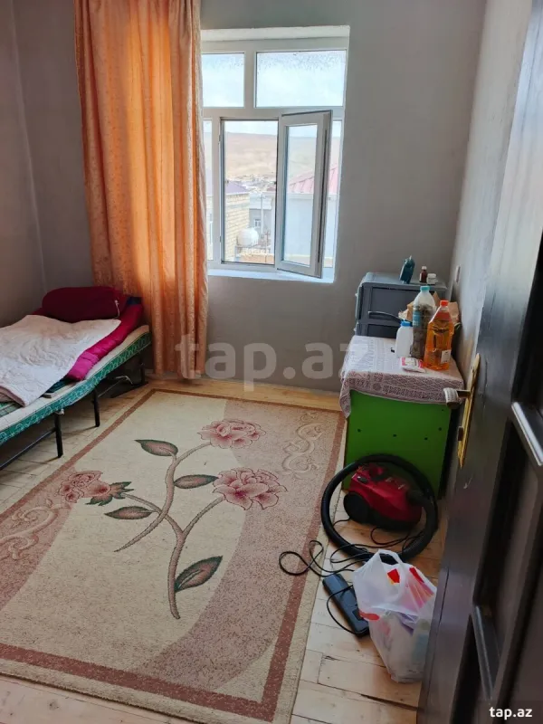 Satılır 4 otaqlı həyət evi