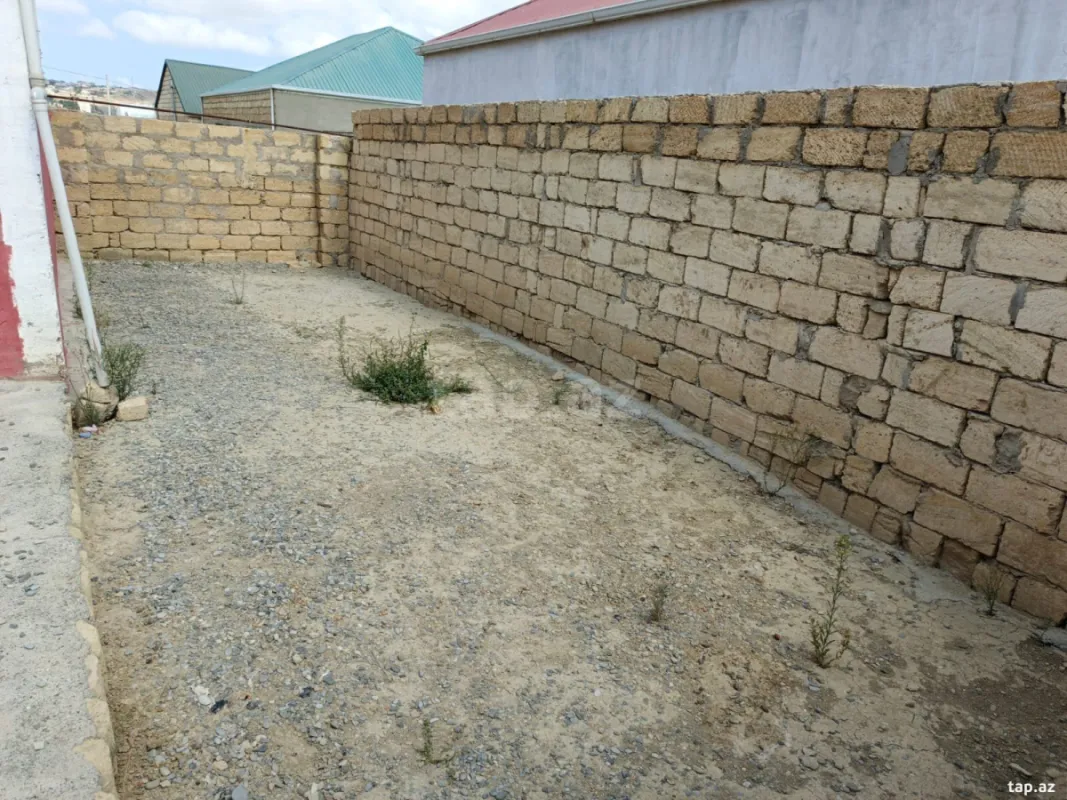 Satılır 4 otaqlı həyət evi