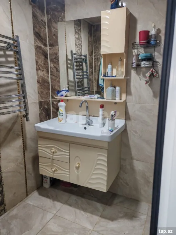 Satılır 3 otaqlı mənzil 68 m²