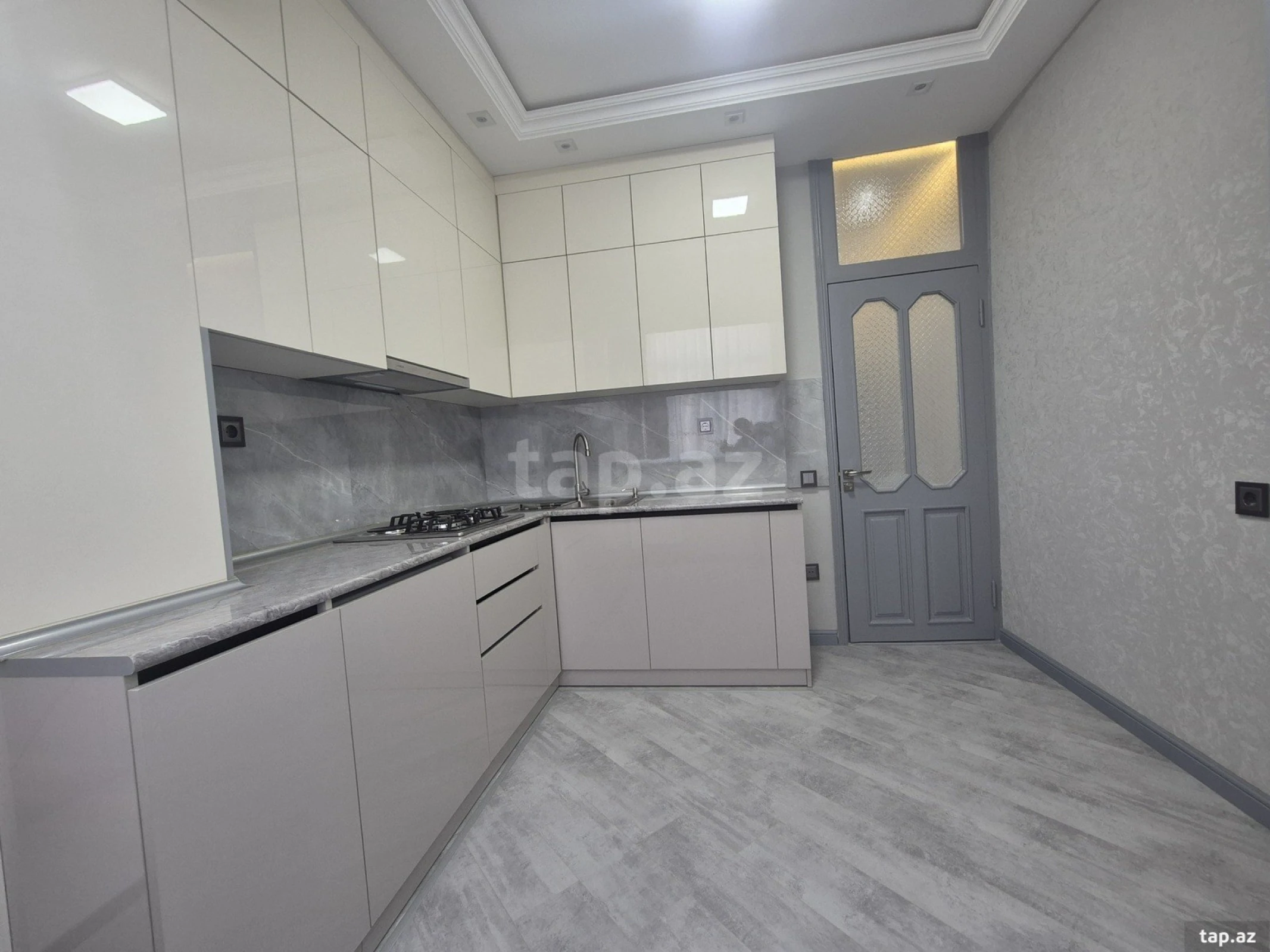 Satılır 3 otaqlı mənzil 82 m²